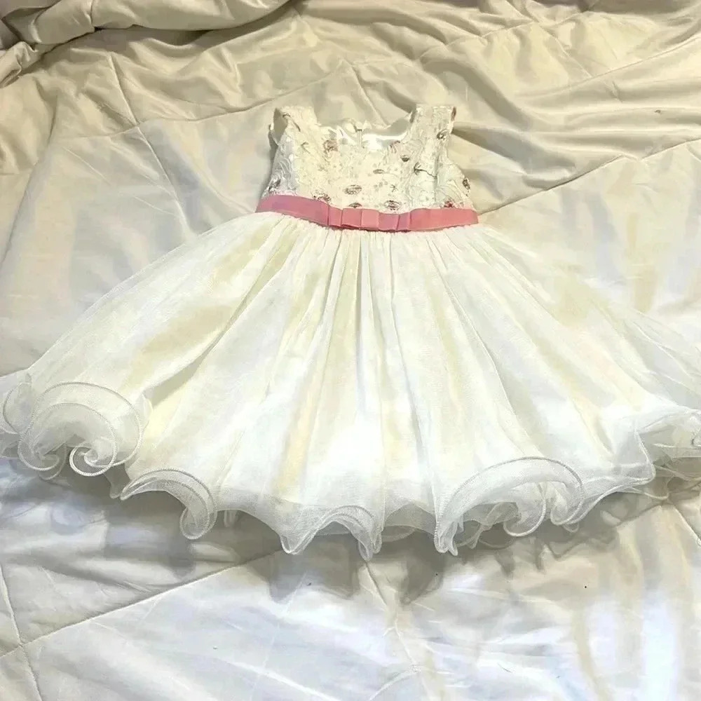 American Princess white dress with floral embroidery Flowy bottom  24 months